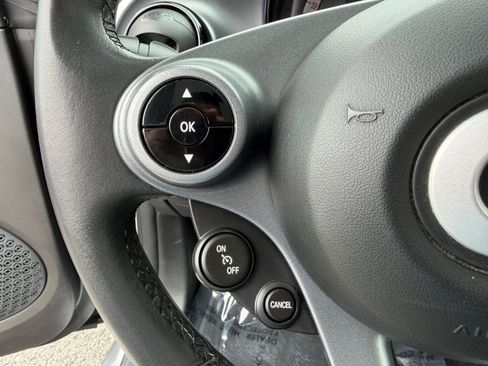 Used 2017 smart fortwo electric drive RWD image 15