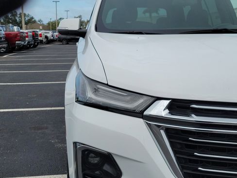 Used 2023 Chevrolet Traverse LT FWD image 7