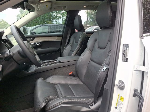 Used 2025 Volvo XC90 T8 Ultra w/ Protection Package Premier AWD/4WD image 10