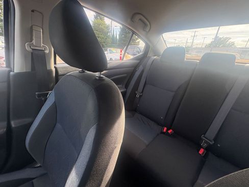 Used 2025 Nissan Versa SV image 37