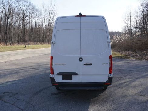 Used 2020 Mercedes-Benz Sprinter 2500 w/ Driver Convenience Package image 4