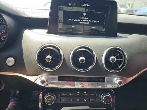 Used 2018 Kia Stinger GT1 AWD/4WD image 20