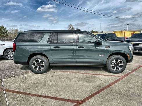 New 2026 GMC Yukon XL AT4 w/ AT4 Premium Plus Package image 10