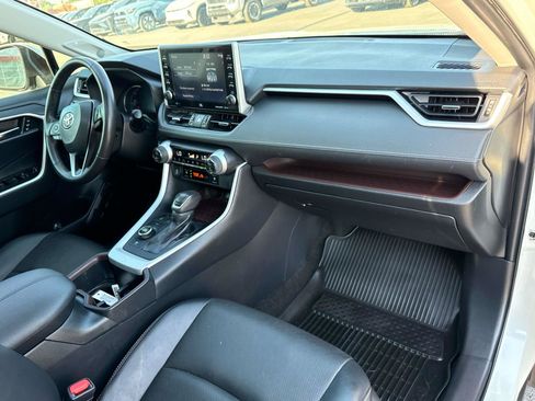 Used 2022 Toyota RAV4 Limited w/ Limited Grade Weather Package AWD/4WD image 18