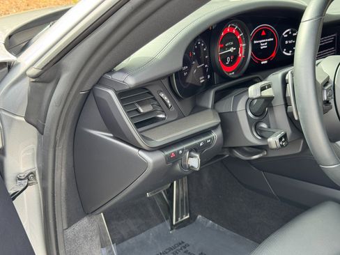 Used 2022 Porsche 911 GT3 RS image 32