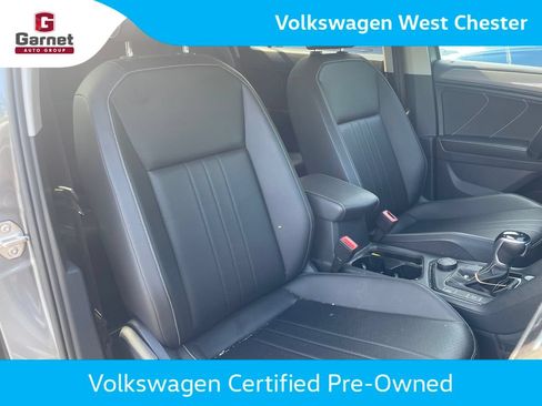Certified 2023 Volkswagen Tiguan SE w/ Panoramic Sunroof Package AWD/4WD image 16