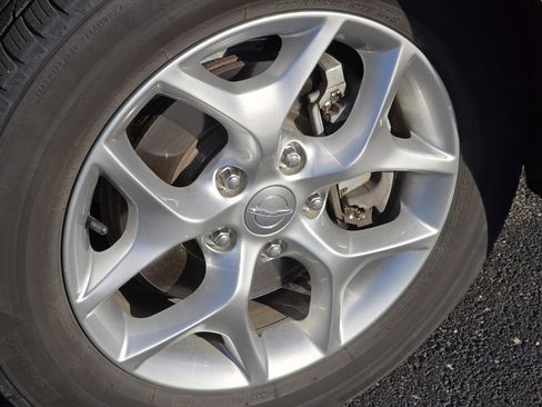 Used 2019 Chrysler Pacifica Touring-L Plus w/ Advanced Safetytec Group FWD image 20