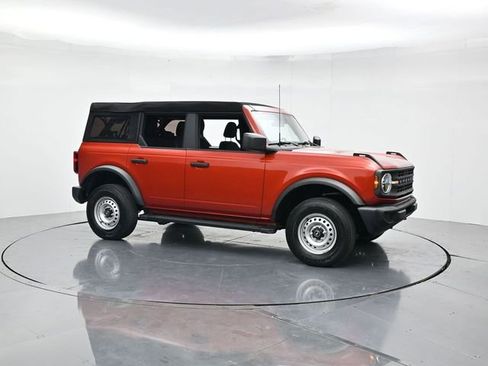 Certified 2023 Ford Bronco 4-Door AWD/4WD image 3