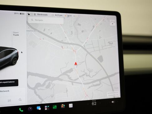 Used 2021 Tesla Model Y Long Range AWD/4WD image 19
