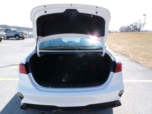 Used 2023 Kia Forte GT-Line w/ GT-Line Premium Package FWD image 8