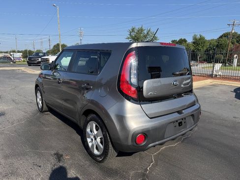 Used 2017 Kia Soul w/ Convenience Package FWD image 7