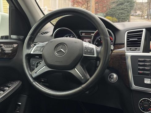 Used 2014 Mercedes-Benz ML 350 4MATIC image 35