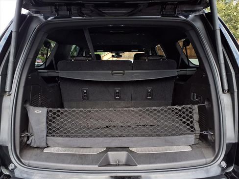 Used 2021 Chevrolet Suburban Z71 w/ Luxury Package image 20