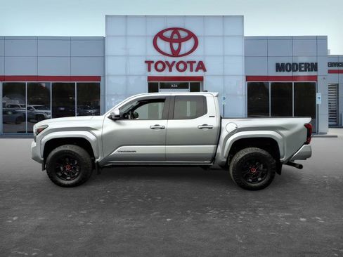 Certified 2024 Toyota Tacoma SR5 AWD/4WD image 3