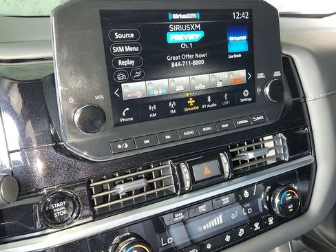 Certified 2025 Nissan Pathfinder SL image 35