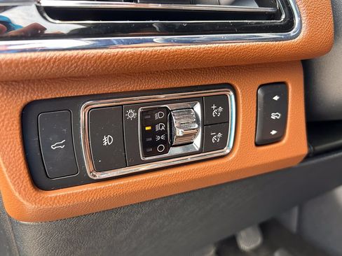 Used 2022 Lincoln Navigator L Reserve AWD/4WD image 11