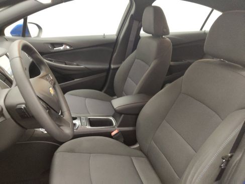 Used 2017 Chevrolet Cruze LT w/ Convenience Package FWD image 17