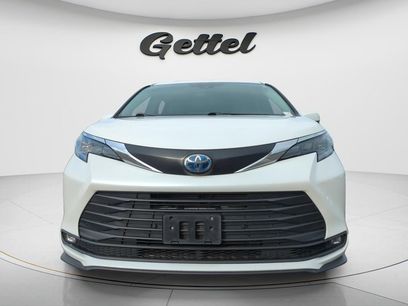 Used 2025 Toyota Sienna XLE
