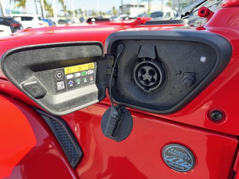 Used 2025 Jeep Wrangler Unlimited Sahara w/ Safety Group AWD/4WD image 42