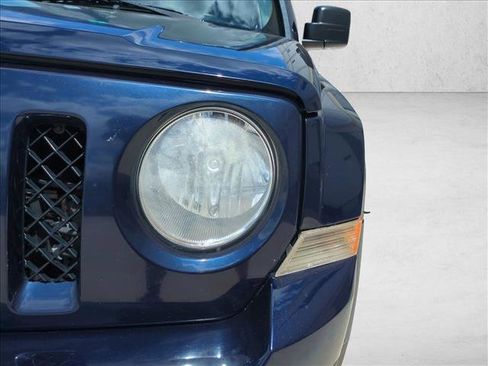 Used 2014 Jeep Patriot Latitude FWD image 6