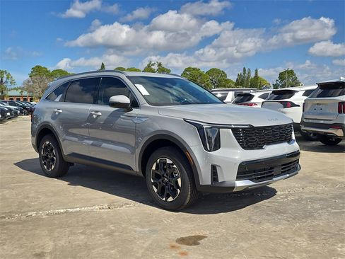 New 2026 Kia Sorento S image 2