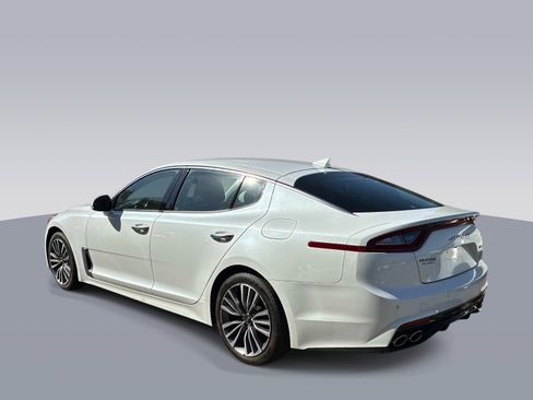 Used 2019 Kia Stinger AWD/4WD image 4