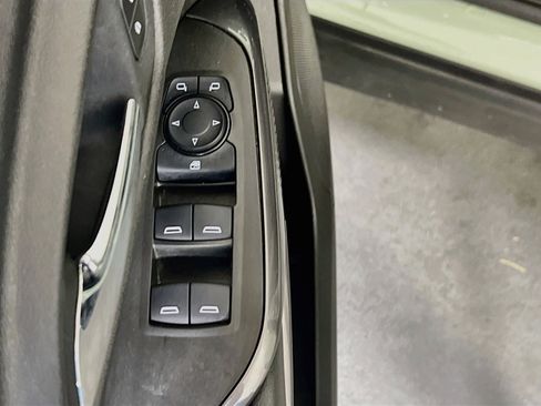 Used 2025 Chevrolet Trax ACTIV w/ Sunroof Package FWD image 17