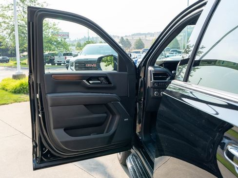 New 2026 GMC Yukon Denali w/ Advanced Technology Package AWD/4WD image 19