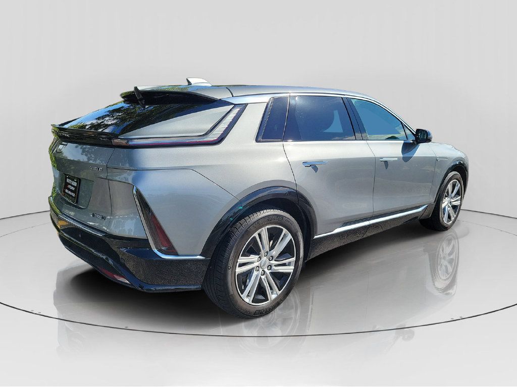 Used 2024 Cadillac Lyriq Tech RWD image 7