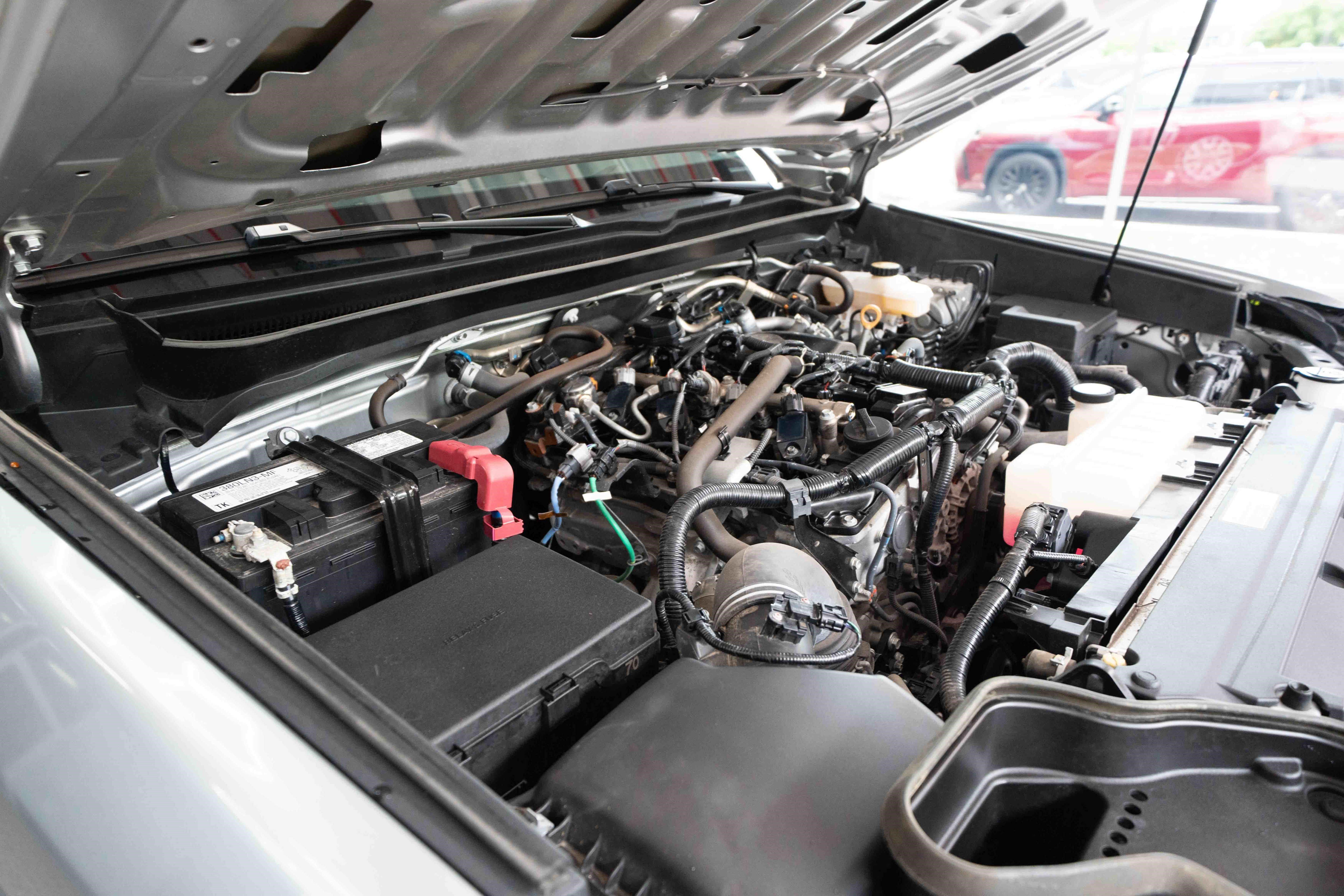 Used 2024 Toyota Tacoma SR5 AWD/4WD image 31