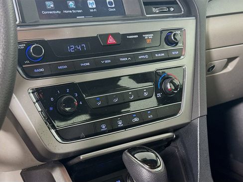 Used 2017 Hyundai Sonata SE FWD image 15