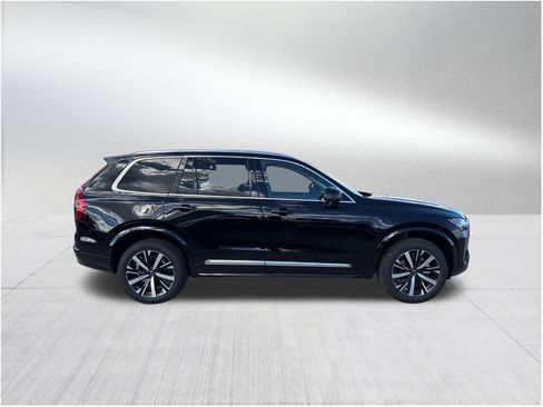New 2026 Volvo XC90 B5 Core image 4