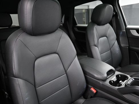 Certified 2025 Porsche Cayenne S AWD/4WD image 27