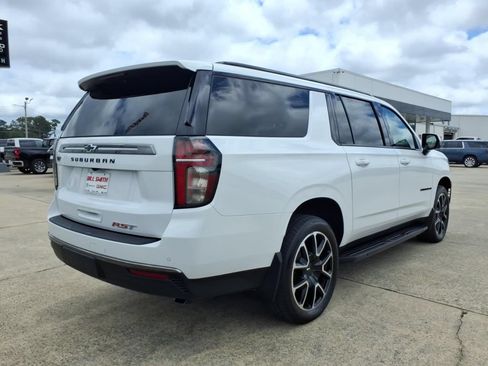 Used 2022 Chevrolet Suburban RST w/ Luxury Package AWD/4WD image 7