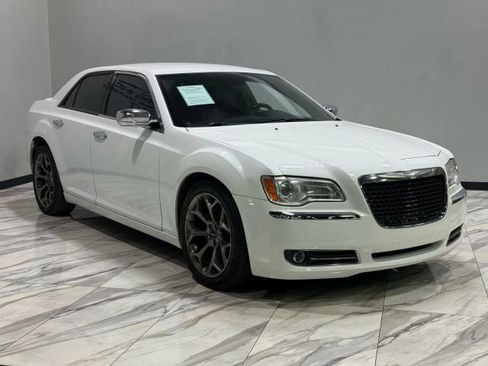 Used 2012 Chrysler 300 C image 4