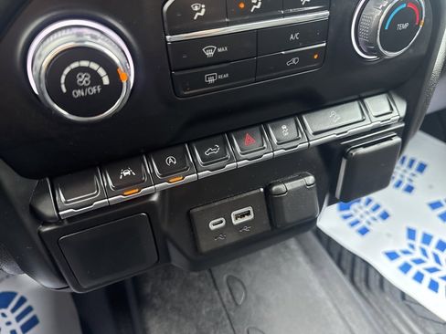 Used 2022 Chevrolet Silverado 1500 Custom Trail Boss image 29