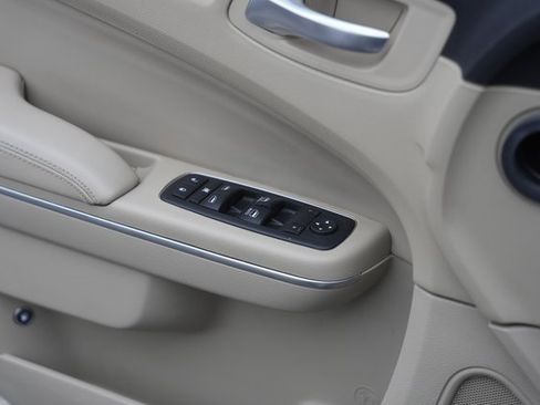 Used 2014 Chrysler 300 image 28