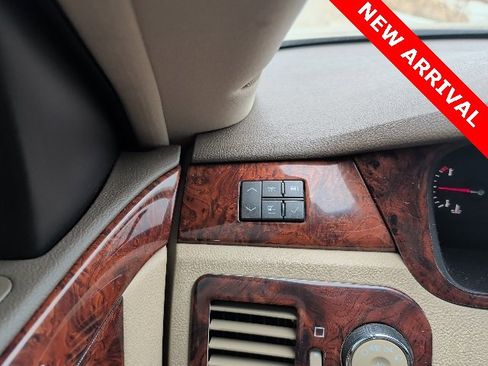 Used 2006 Cadillac DTS Base w/ Trunk Convenience Package image 10