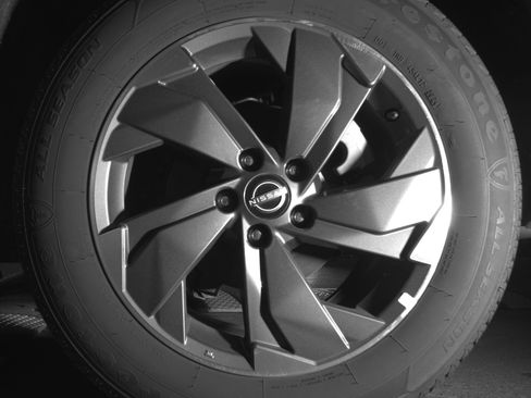 Used 2025 Nissan Rogue SV FWD image 14