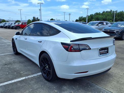 Used 2022 Tesla Model 3 Long Range AWD/4WD image 2
