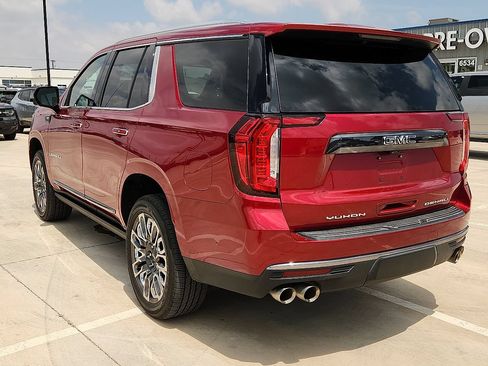 Used 2023 GMC Yukon Denali Ultimate AWD/4WD image 2