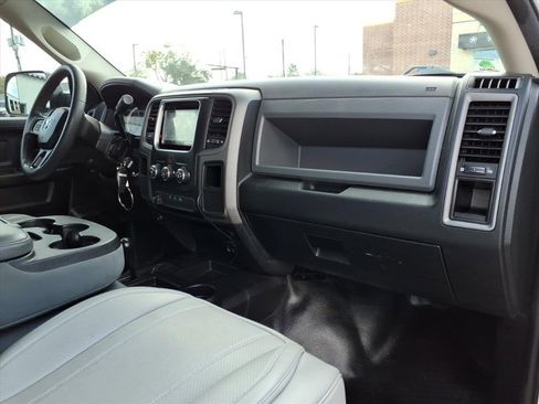 Used 2018 RAM 2500 Tradesman w/ Chrome Appearance Group image 12