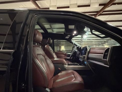 Used 2022 Ford F250 Platinum image 11