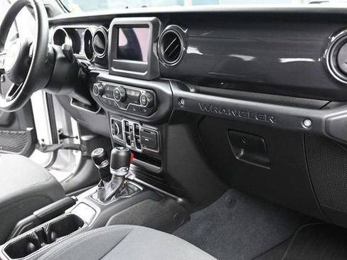 Used 2022 Jeep Wrangler Unlimited Sport AWD/4WD image 27
