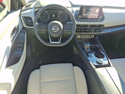 Certified 2023 Nissan Rogue SV image 11