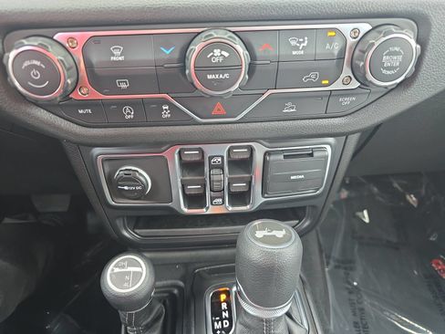 Used 2026 Jeep Wrangler Unlimited Sport AWD/4WD image 23