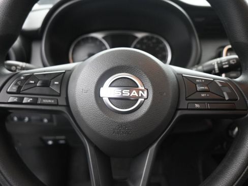 Used 2024 Nissan Kicks S image 11