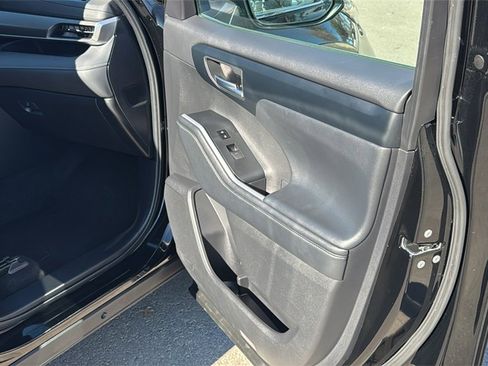 Certified 2024 Toyota Highlander XLE image 46