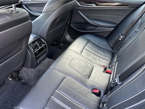 Used 2018 BMW 530e xDrive image 12