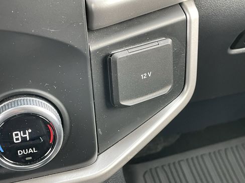 Used 2022 Ford Expedition XLT image 29